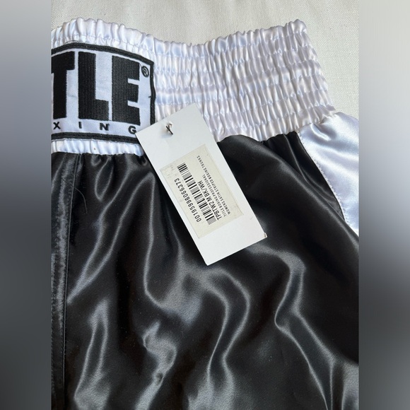 TITLE Boxing Professional Women’s Satin Striped Boxing Trunks - Picture 4 of 6